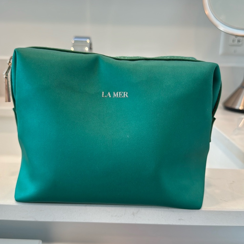 La mer make up bag